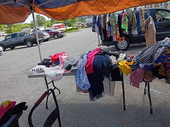 Women's clothing size 18 through a 4X see descriptions$3/2 dollars each