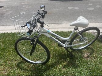 Schwin Womans Bike 26”