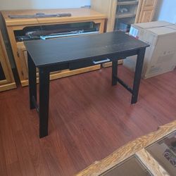 Black Desk