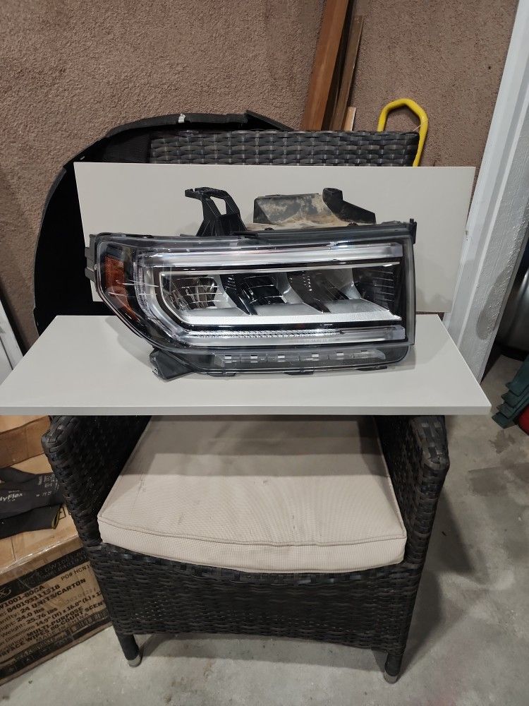 2023 Gmc Acadia Headlight
