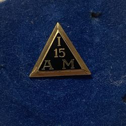 I 15 AM AMERICAN MACHINIST 15 YEAR SERVICE TRADE UNION PIN GOLD FILLED TIE TACK