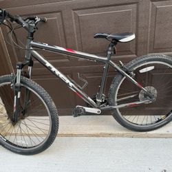 Bicycle Trek 820. $ 275.00