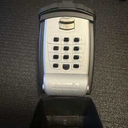 KeyGuard Portable Key Lock Box with Car Window Mount Attachment Weatherproof Blk