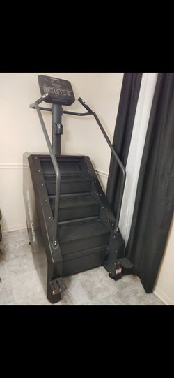 Brand: Signature Fitness Signature Fitness Continuous Climber Commercial Grade Stair Stepping Machine for Cardio and Lower Body Workouts