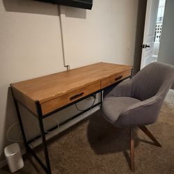 Minimalist Desk And Swivel Chair