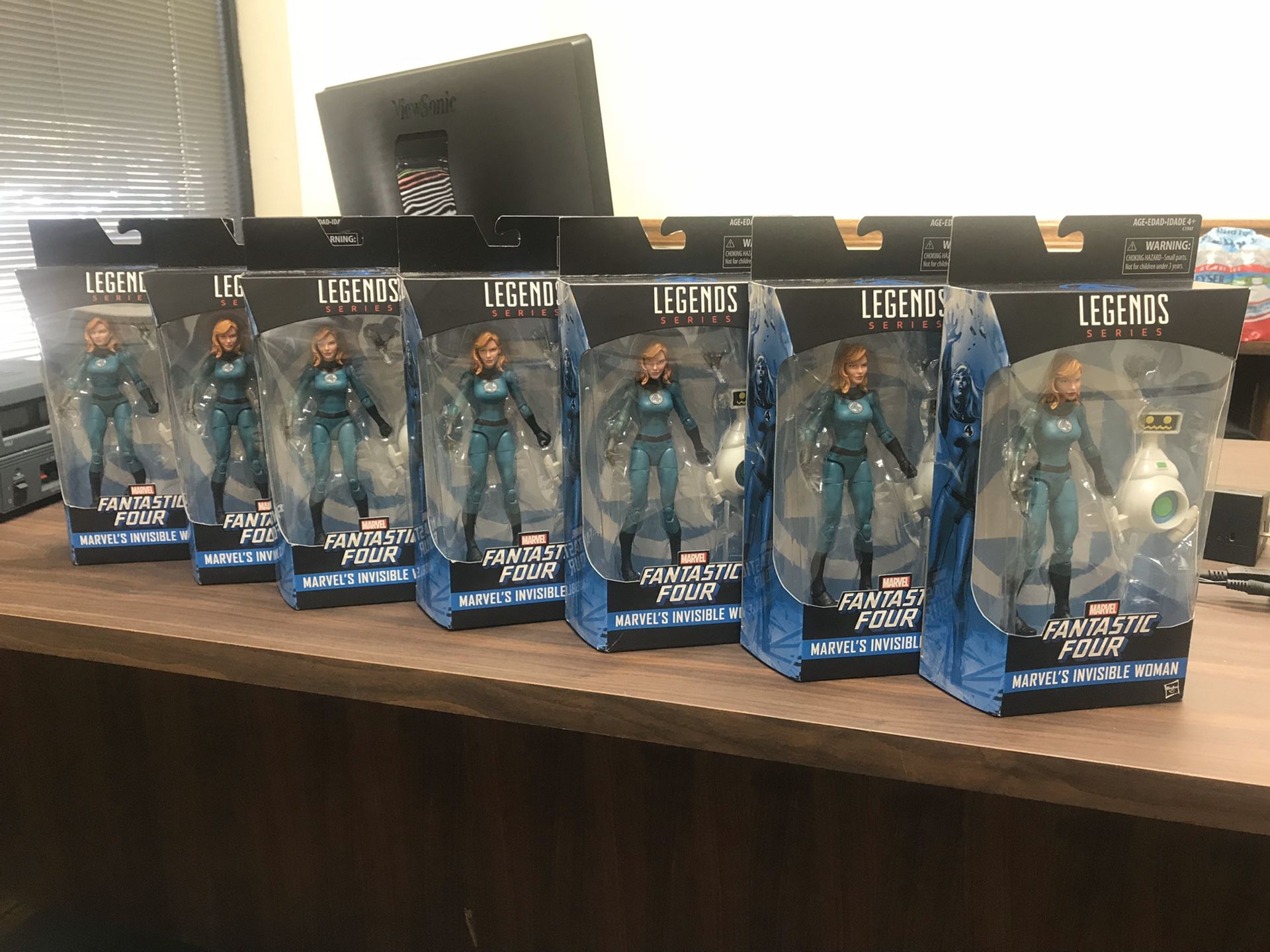 MARVEL LEGENDS FANTASTIC FOUR INVISIBLE WOMAN