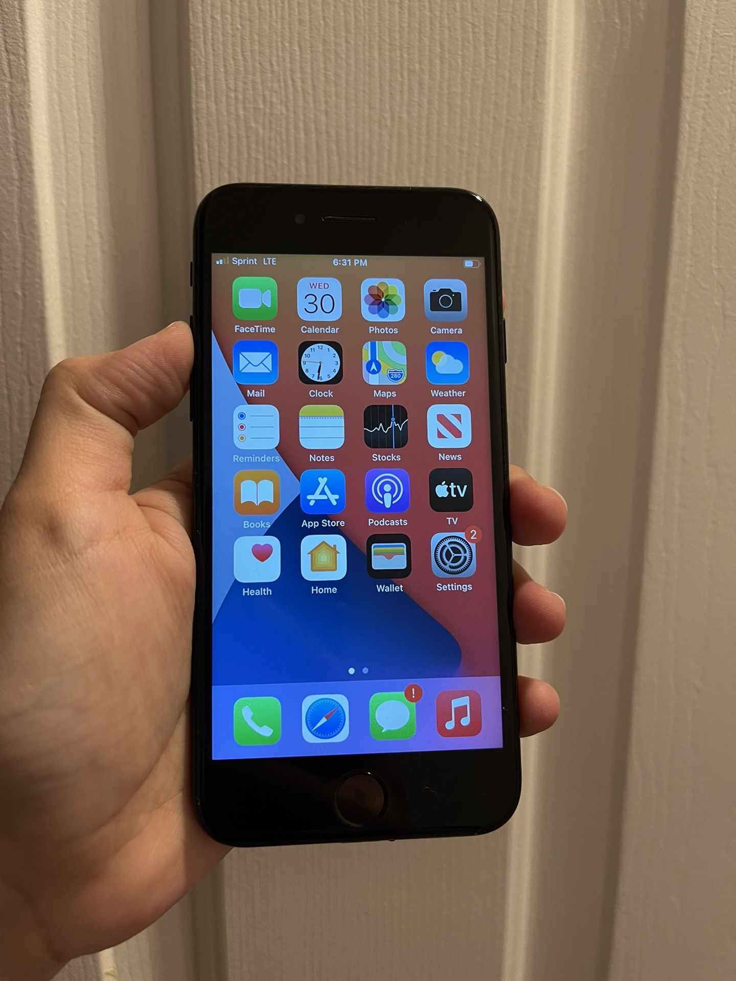 iPhone 7 - 32 GB - Unlocked For Worldwide Use