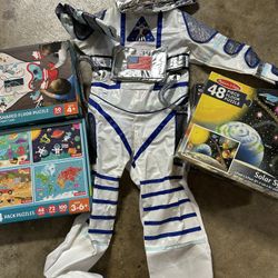 Kids Astronaut Costume and Puzzles
