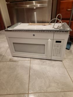 GE Wall Mounted Microwave (Not working)