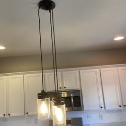 Multi/3 pendant lighting fixture. In Excellent Condition  