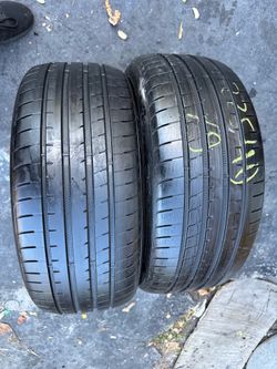 Set of 2 nice Runflat Good year Eagle 225/40/19 ( We install & balance)