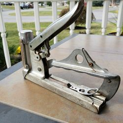 Vintage Hansen Chrome Staple Gun Coil Spring Loaded Circa Mid-Century Stapler