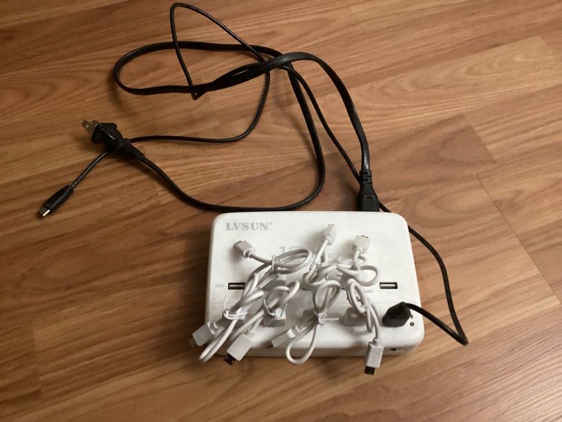 Multi -pirts USB Charger