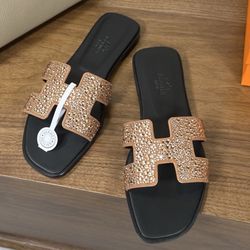 Hermès Oran Sandals: Sparkling "H" Buckle Design(off148)35