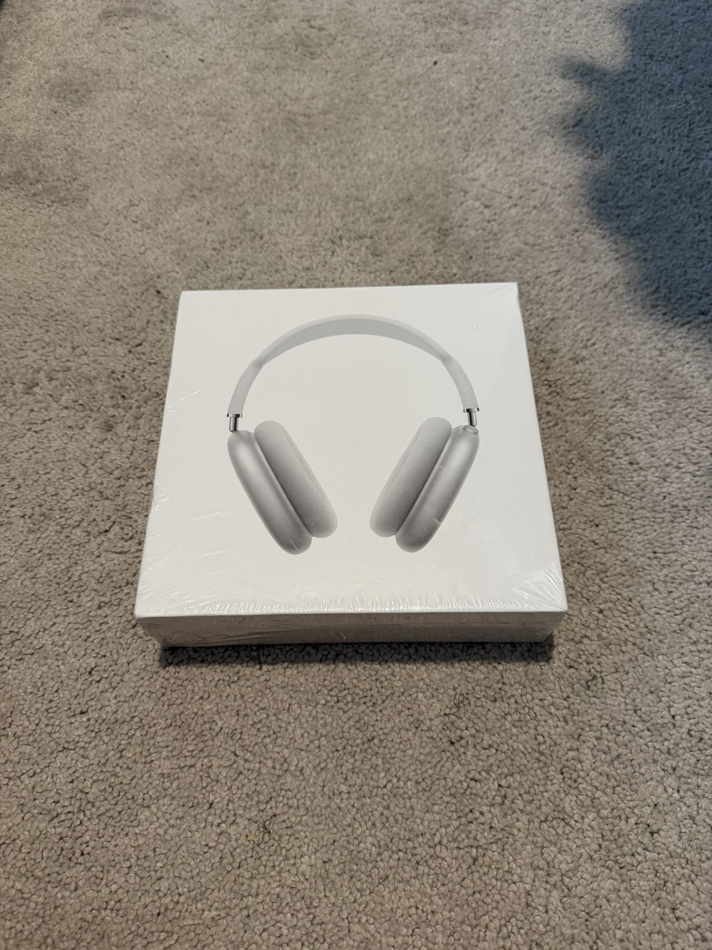Silver AirPod Max