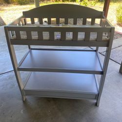 Crib/changing Table 