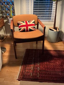 Mid century arm chair