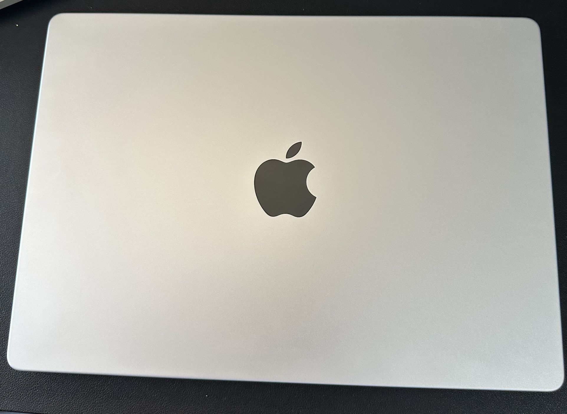 M2 Macbook Pro 14 Inch