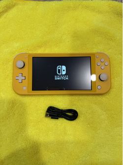 Nintendo switch lite yellow