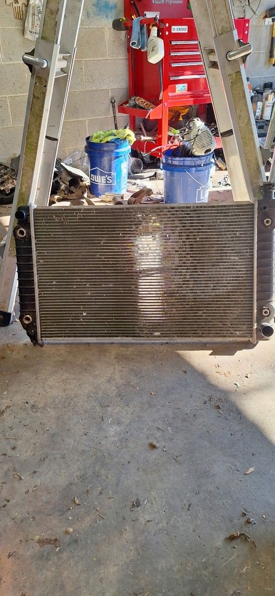 90s Chevy 1500 Radiator Like New