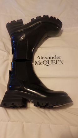 ALEXANDER MCQUEEN