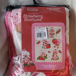 Strawberry Shortcake throw blanket