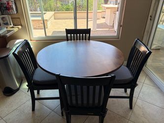 Kitchen table - Pottery Barn