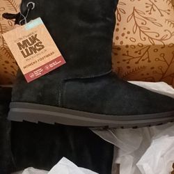 Muk Luks Woman Boots Size 6.5