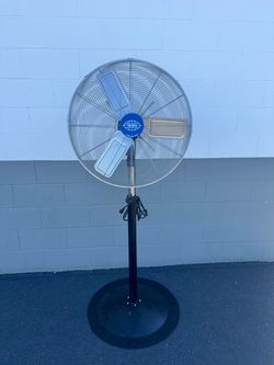 24” Oscillating 3 Speed Pedestal Fan EXCELLENT Condition