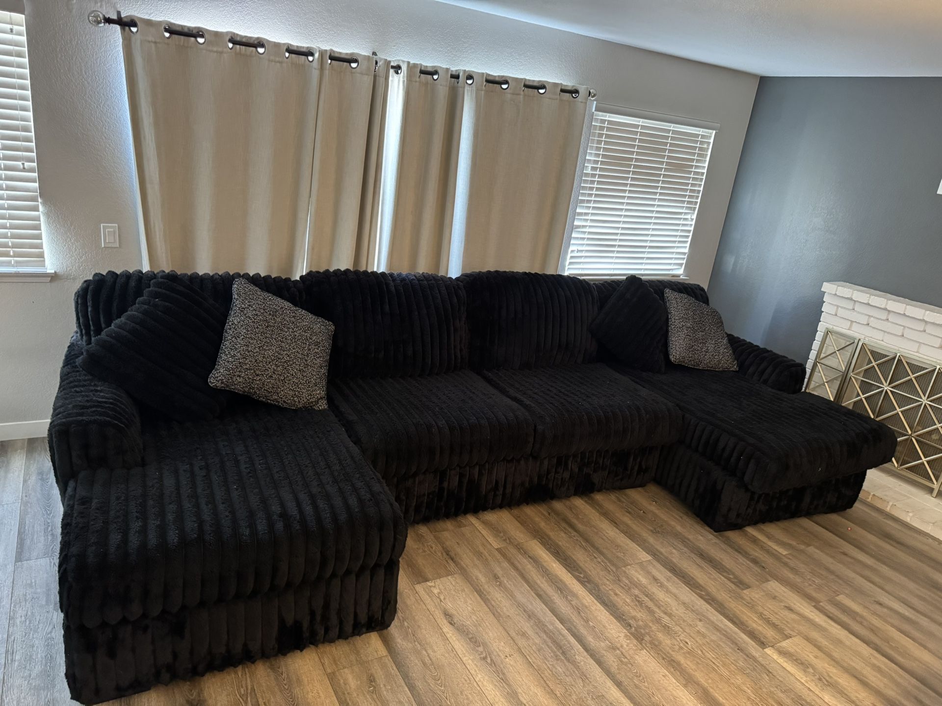 Ashley Furniture Lyndon Fog Couch