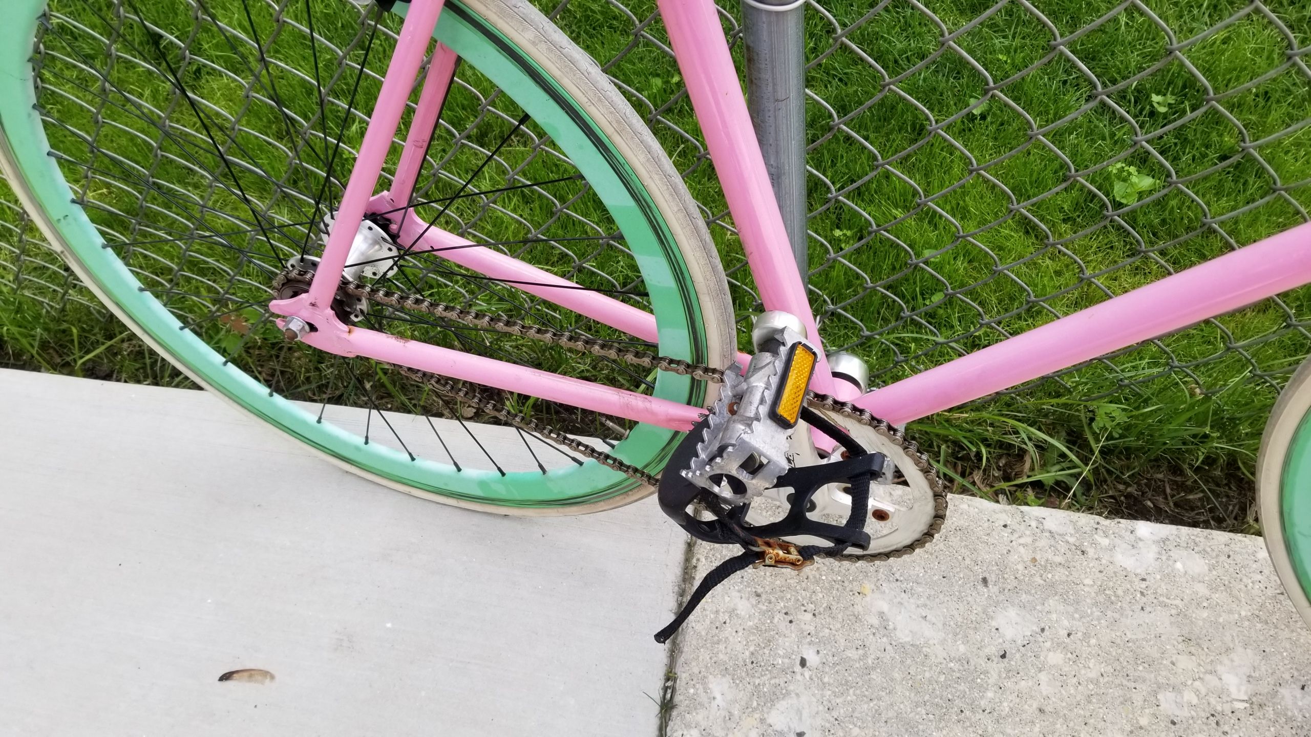 ⭐Pink with White color, buglione fixie bike single speed