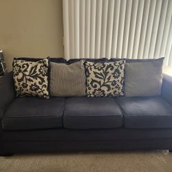 Couch (Sofa)
