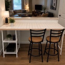 Modern Counter Height Table With 2 Matching Stools