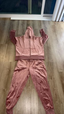 women’s velour tracksuit size large