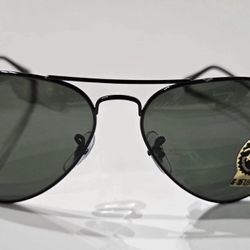 Ray-Ban Aviator Classic RB3025 Black Frame Metal Sunglasses 