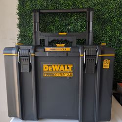 DEWALT TOOL BOX / NEW