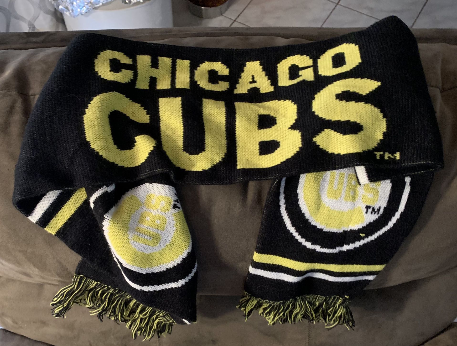 Warm & Comfy Fringed Chicago Cubs Scarf
