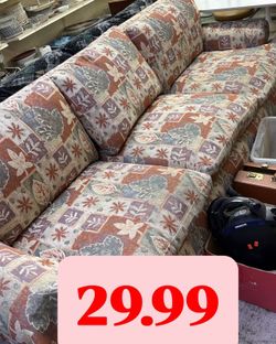 SOFA COUCH 1 ORIGINAL SENIOR OWNER CLEAN SPOTLESS PET SMOKE FREE