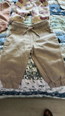 Lots of baby boy clothes new difrent sizes no tags