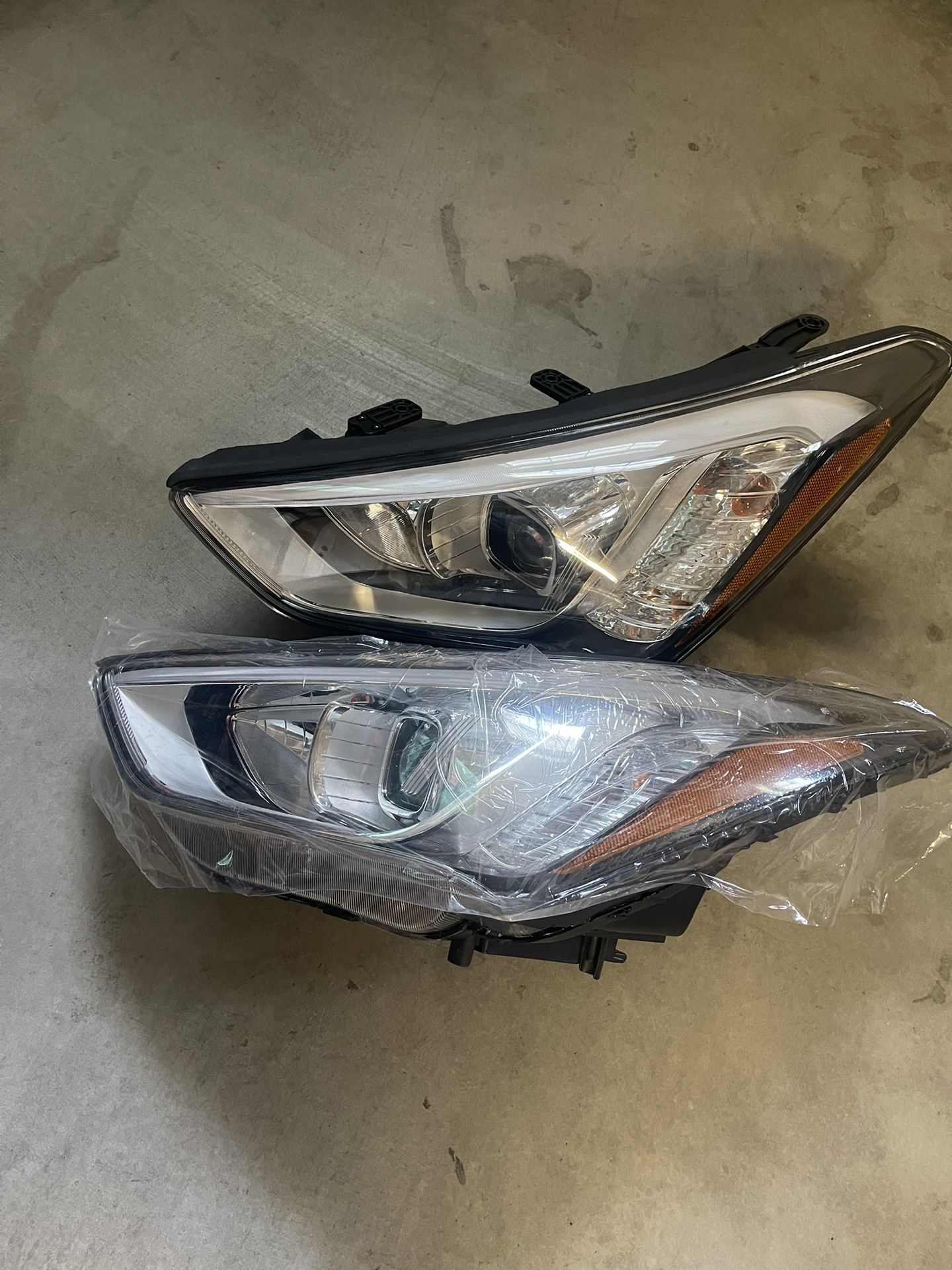 2013-2016 Hyundai Santa Fe Driver Side Headlight