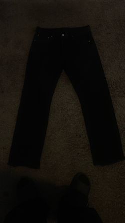 black levis 501’s(size 32)