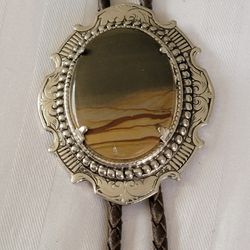Silver Plated Vintage Western Cowboy Rodeo Bolo Tie.

