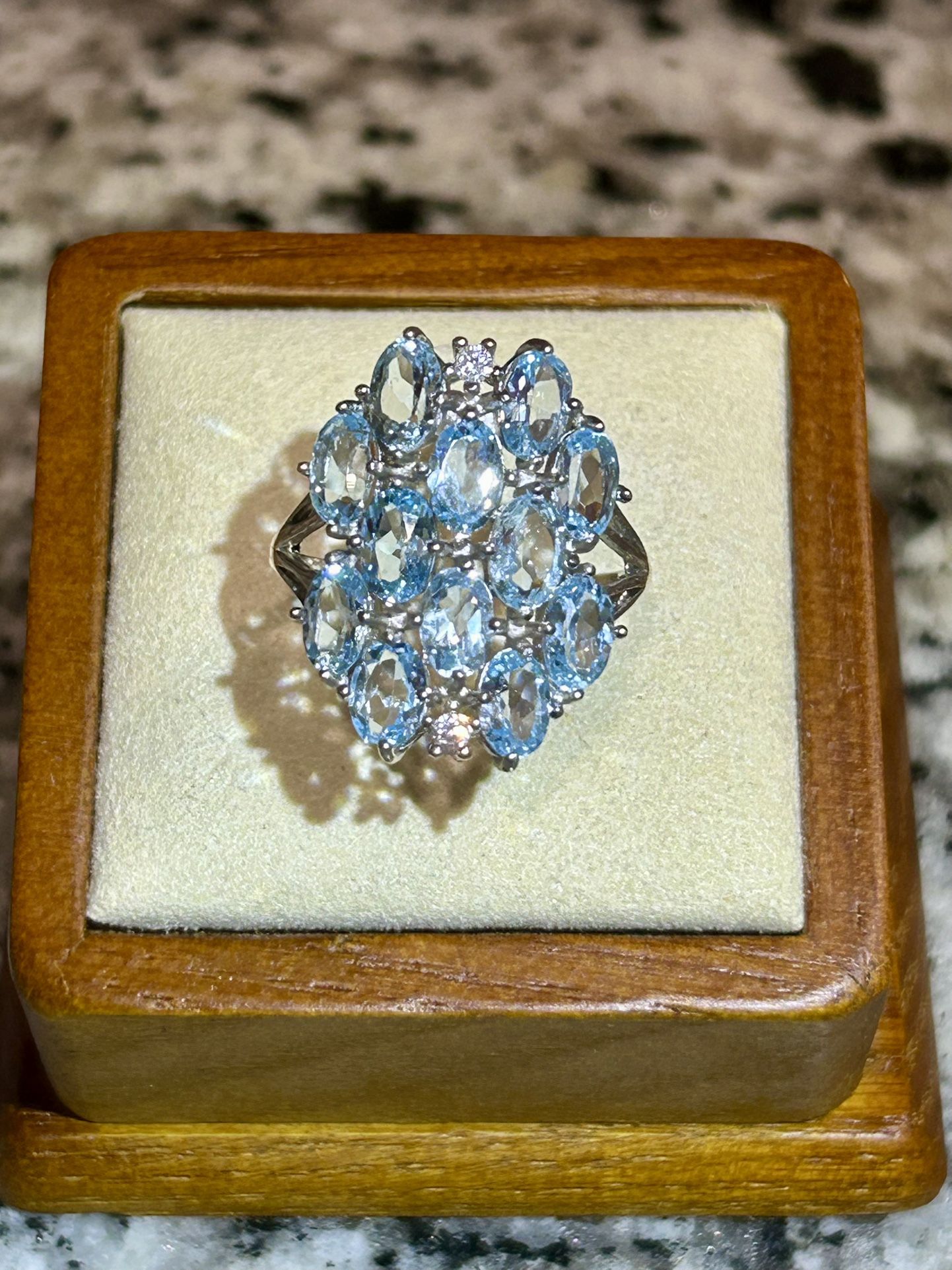 New genuine natural 12 stone blue topaz ring