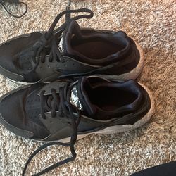 Nike Huarache Size 7 1/2 