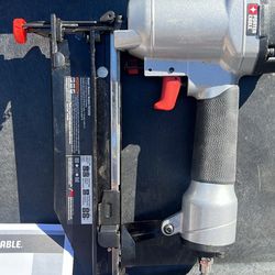 Pistolas  de Clavos Y Grapas 