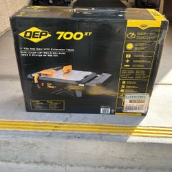 DEP 700 TABLE SAW 7 INCH 