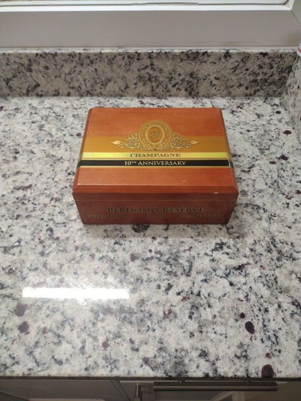 Perdomo Reserve Champagne 10th Anniversary Box