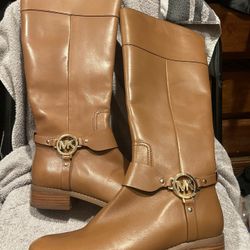 MK Boots Size 8