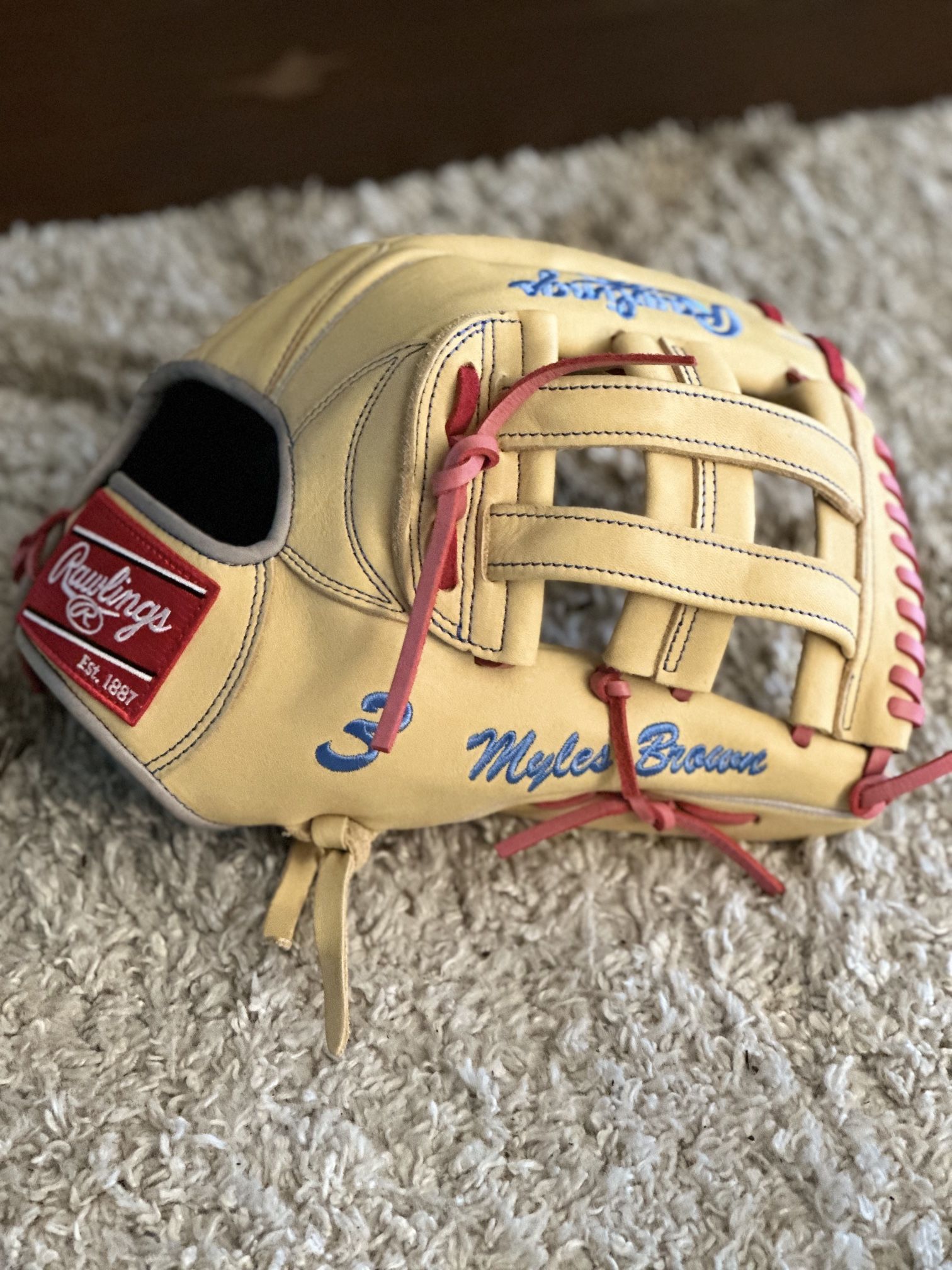 Rawlings And 44 Baseball Gloves