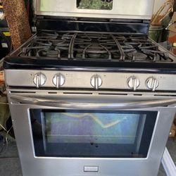 Frigidaire Stove